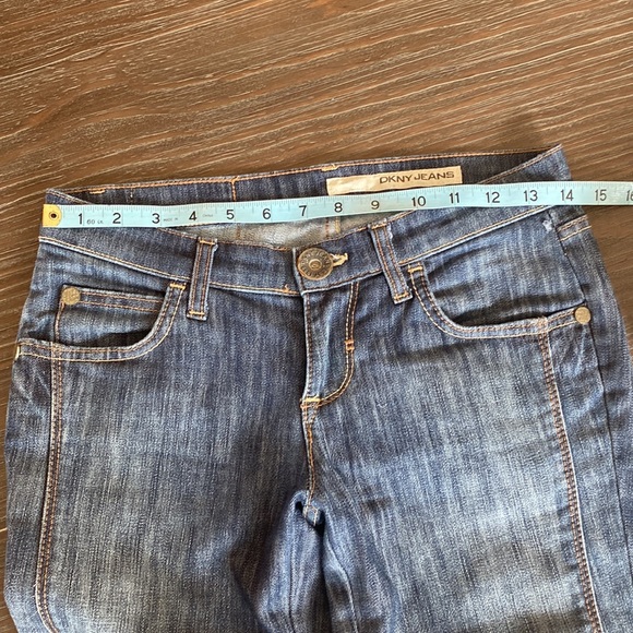 DKNY jeans denim capris in size 1. Made in Vietnam. - Picture 6 of 8